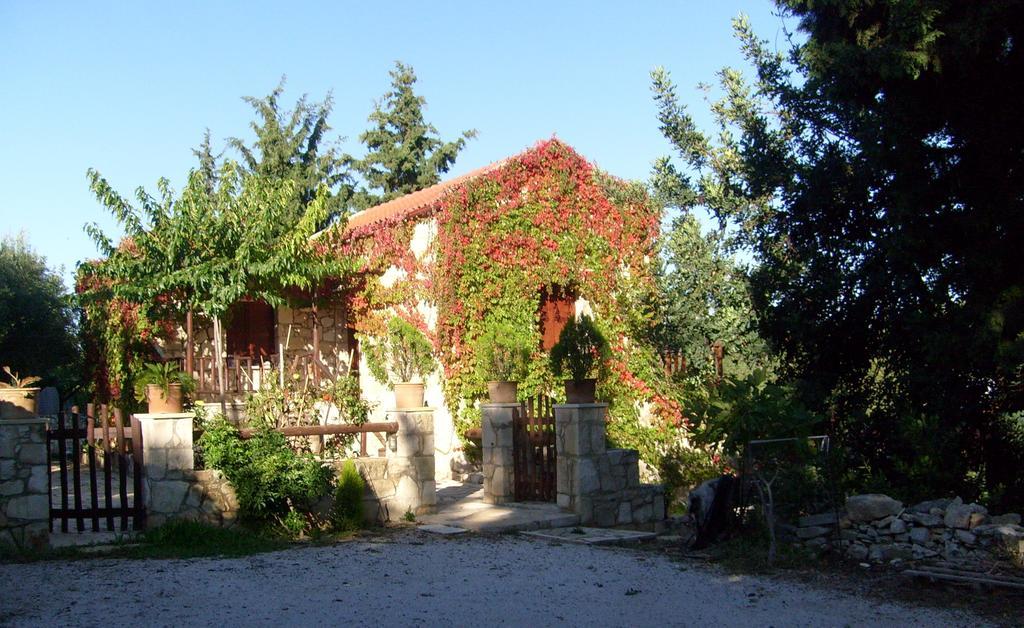 Maison d'hôtes Manoli'S House à Douliana Chambre photo